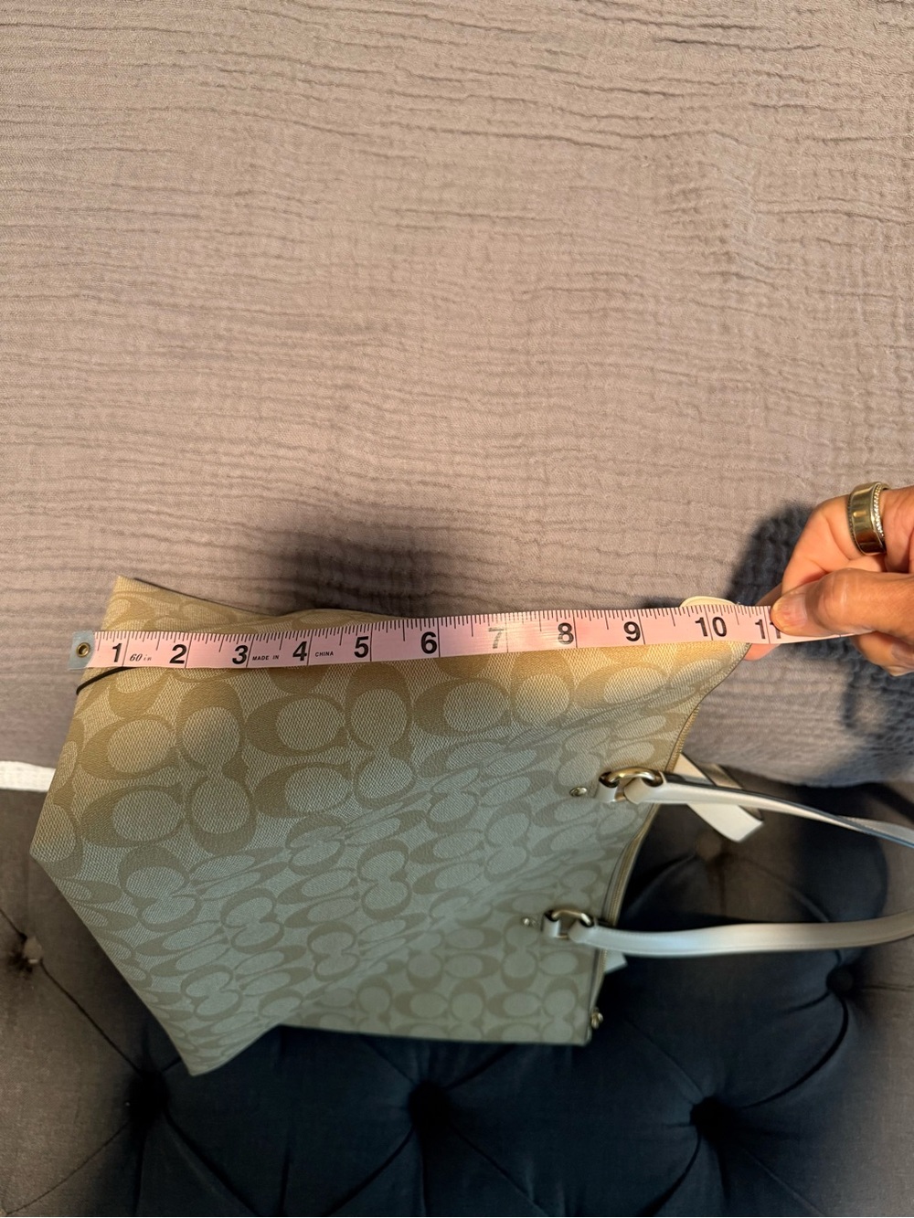 Coach Gallery Beige Signature Tote with Cream Trim - Picture 11 of 13